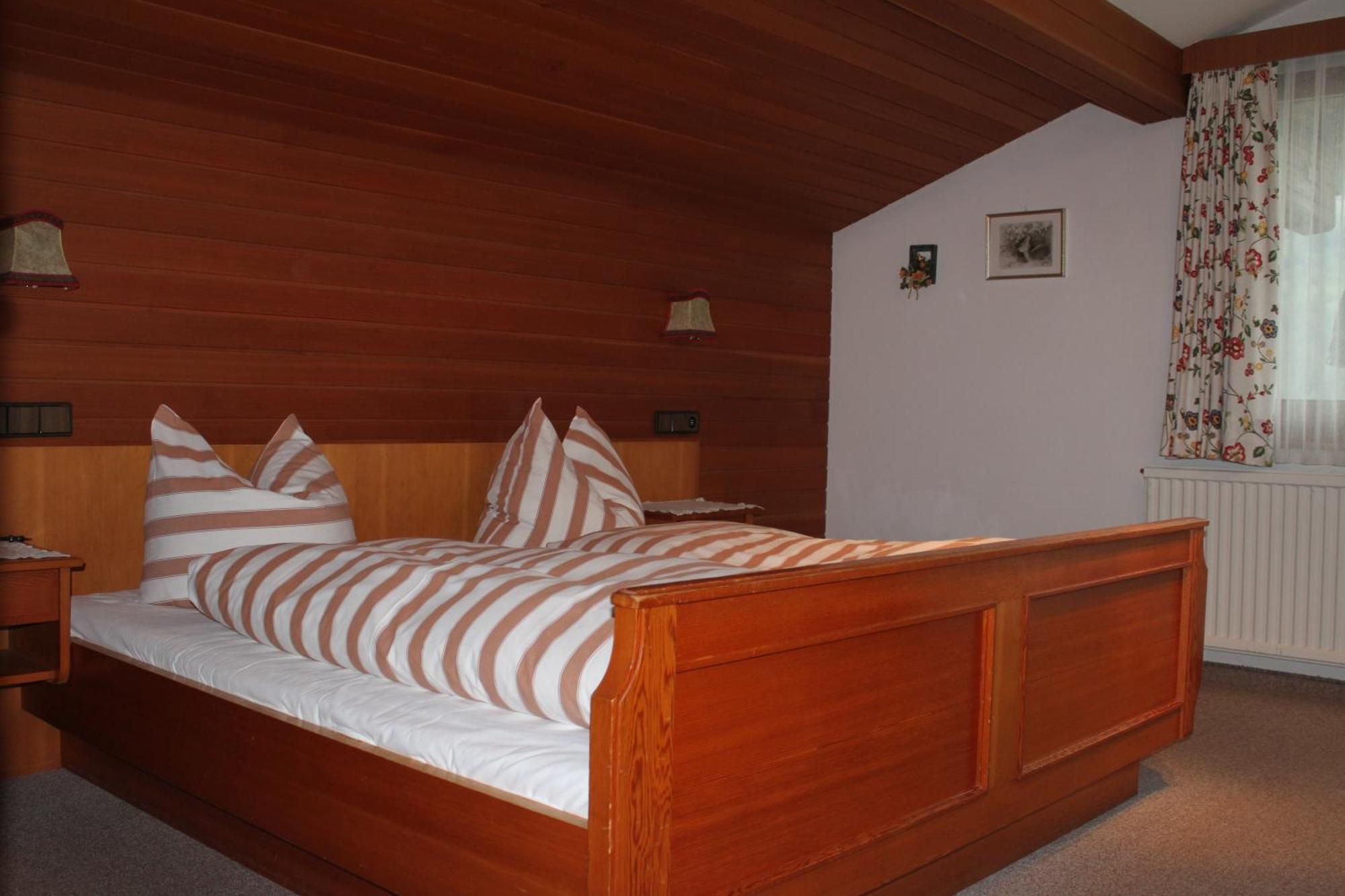 Haus Geiger Bed & Breakfast Scharnitz Dış mekan fotoğraf
