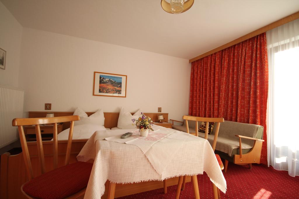 Haus Geiger Bed & Breakfast Scharnitz Dış mekan fotoğraf