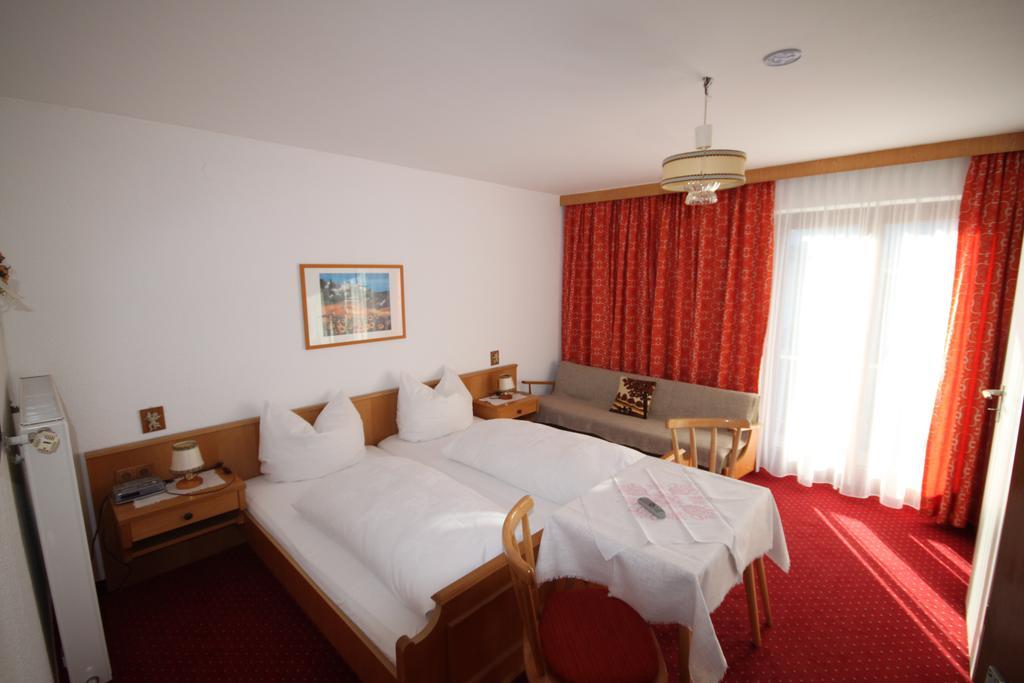 Haus Geiger Bed & Breakfast Scharnitz Dış mekan fotoğraf