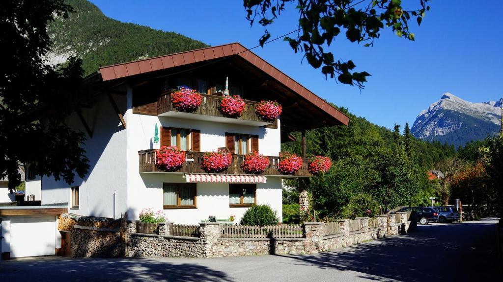 Haus Geiger Bed & Breakfast Scharnitz Dış mekan fotoğraf